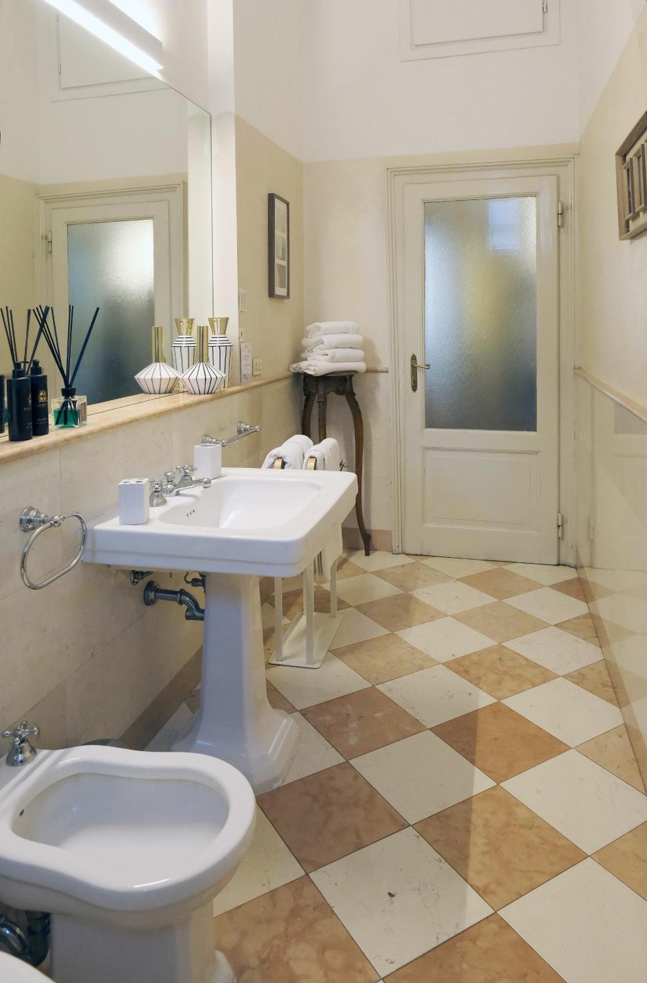 Comecasa 2 Bedrooms Apartment In Via Curtatone 米兰 外观 照片